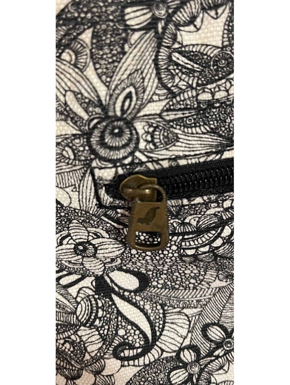 Sakroots Black and White Floral Crossbody Bag with Colorful Tassel Keychain - Picture 5 of 9